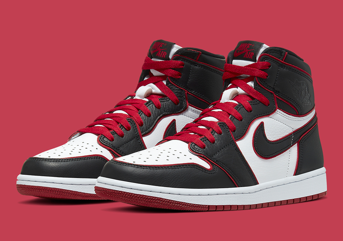 Official Images Of The Air Jordan 1 Retro High OG "Bloodline"