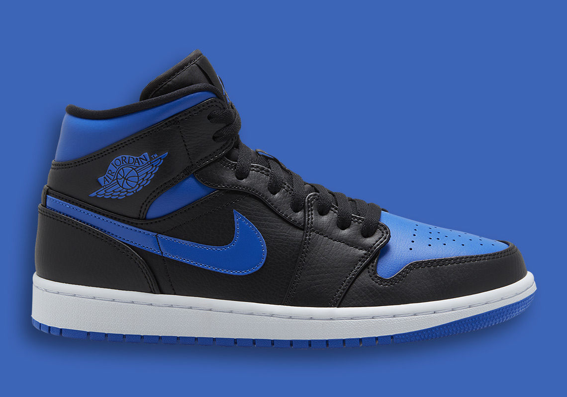 Air Jordan 1 Mid Royal 554724 068 1