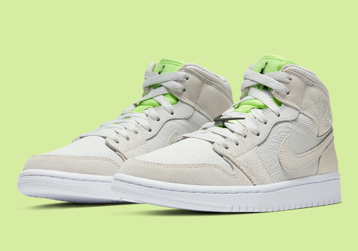 The Air Jordan 1 Mixes Sporty And Elegance With Lace Dubrae And Woodgrain Texture