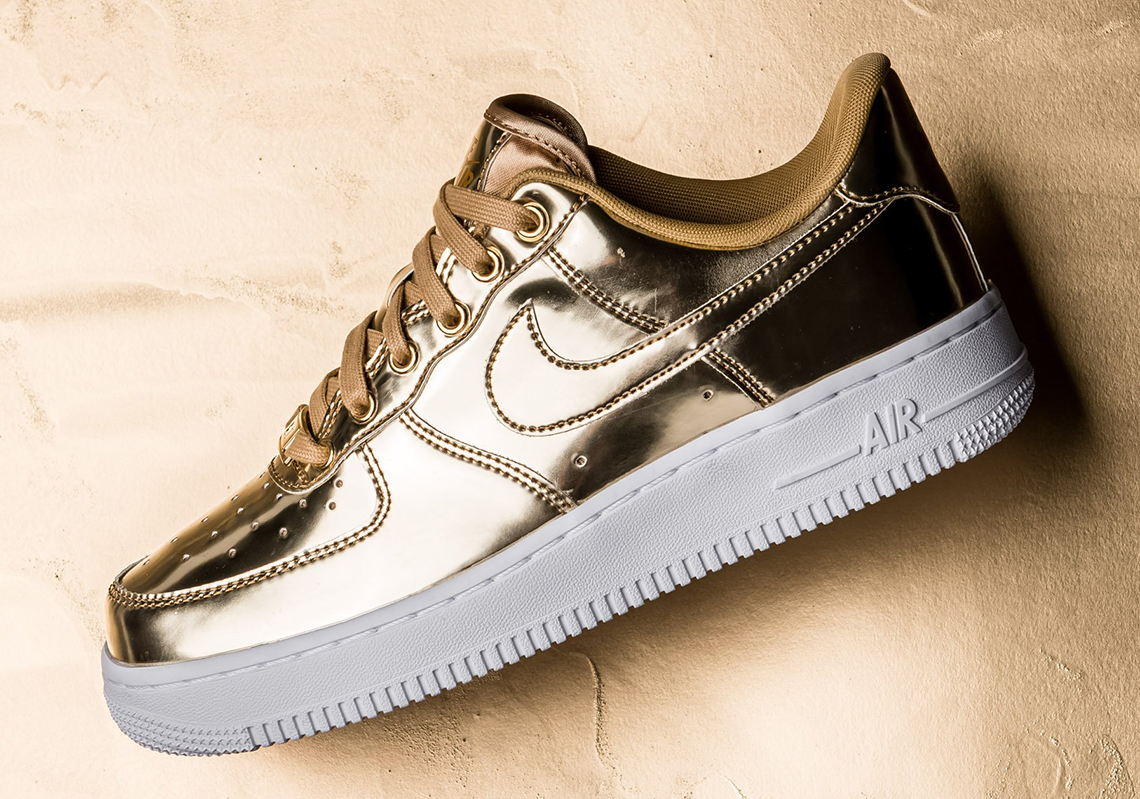 Detailed Look At The Nike Air Force 1 SP "Liquid Gold"