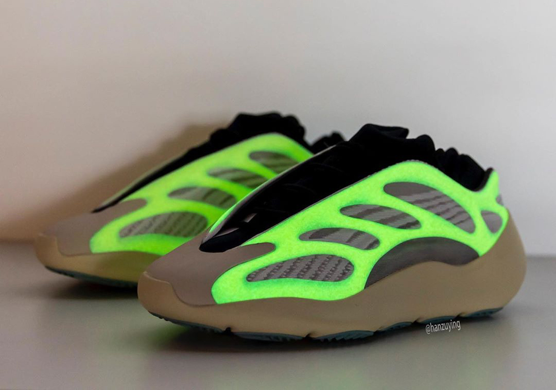 Adidas Yeezy Boost 700 V3 Fw4980 1