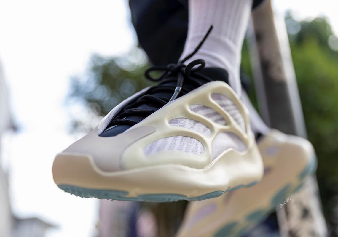 Adidas Yeezy Boost 700 V3 Fw4980 11