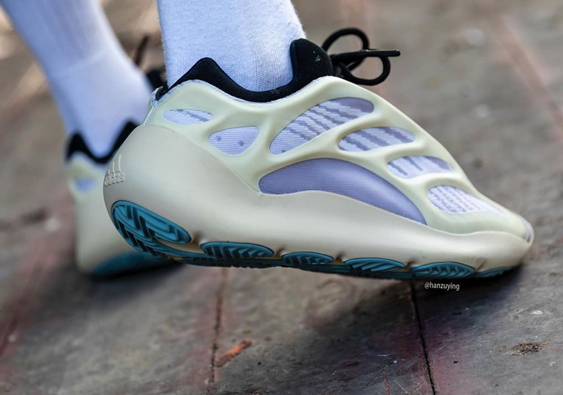 Adidas Yeezy Boost 700 V3 Fw4980 9