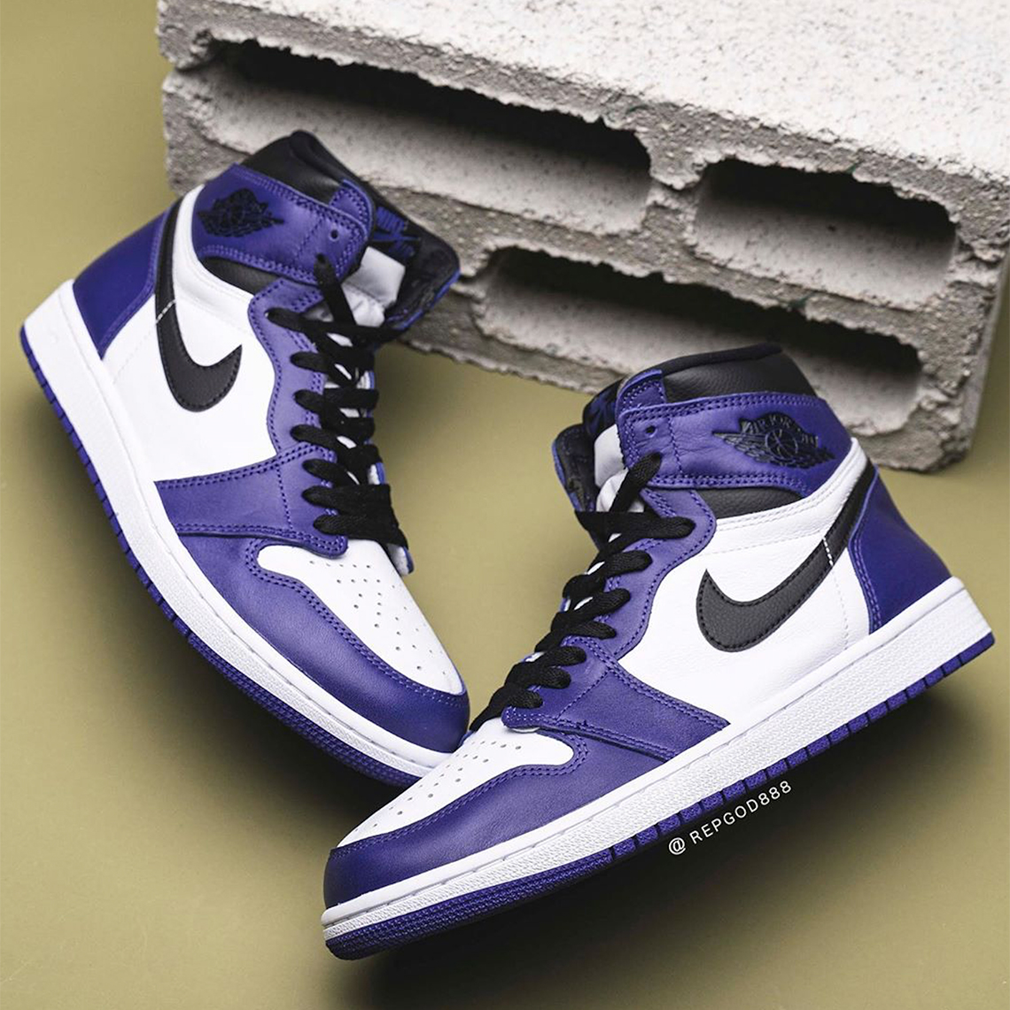 Air Jordan 1 Retro High Og 555088 500 Purple 2