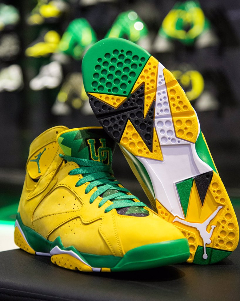 Air Jordan 7 Oregon Ducks 2