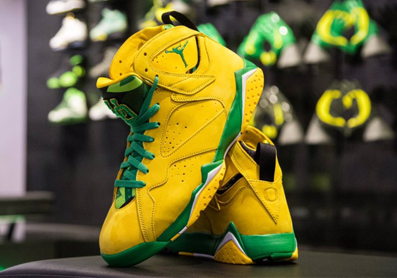 Oregon Ducks Football Reveals An Air Jordan 7 PE