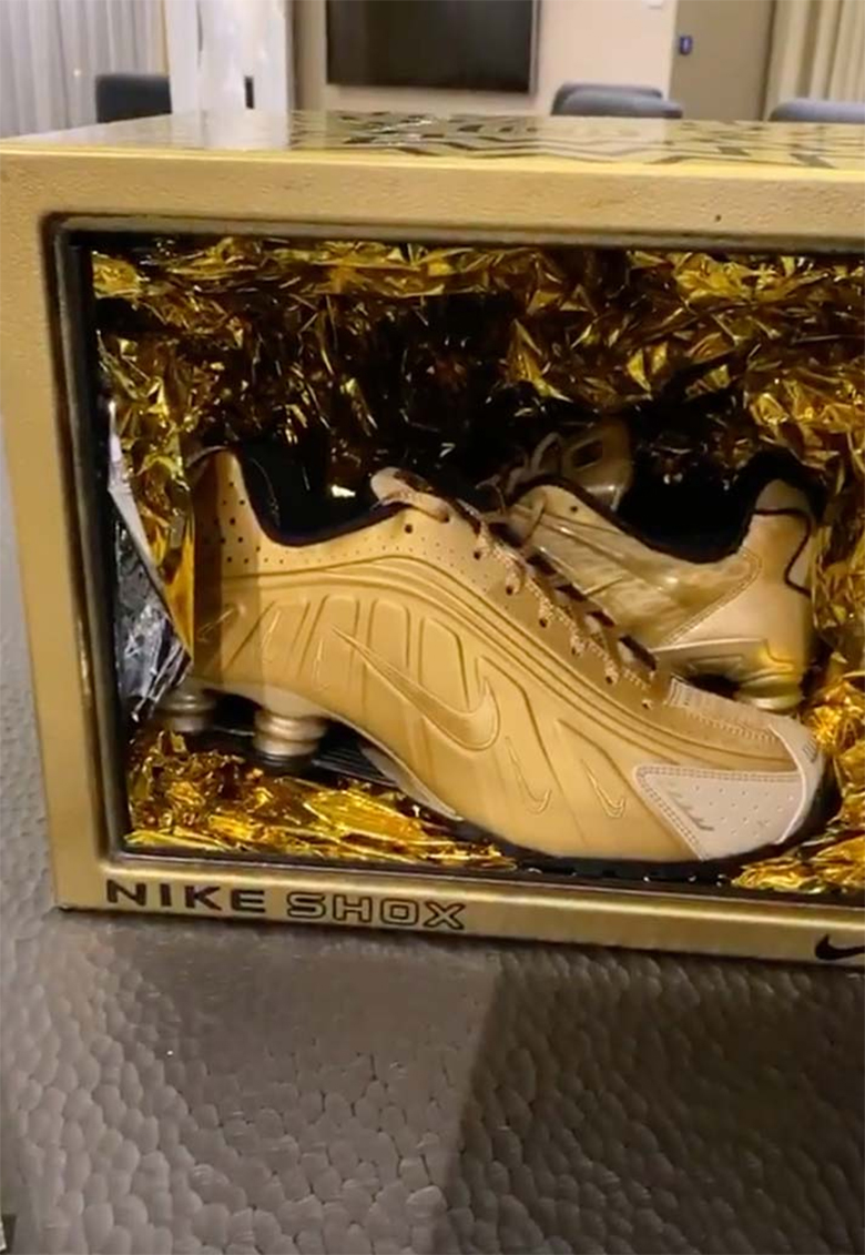 Nike Shox R4 Neymar Gold