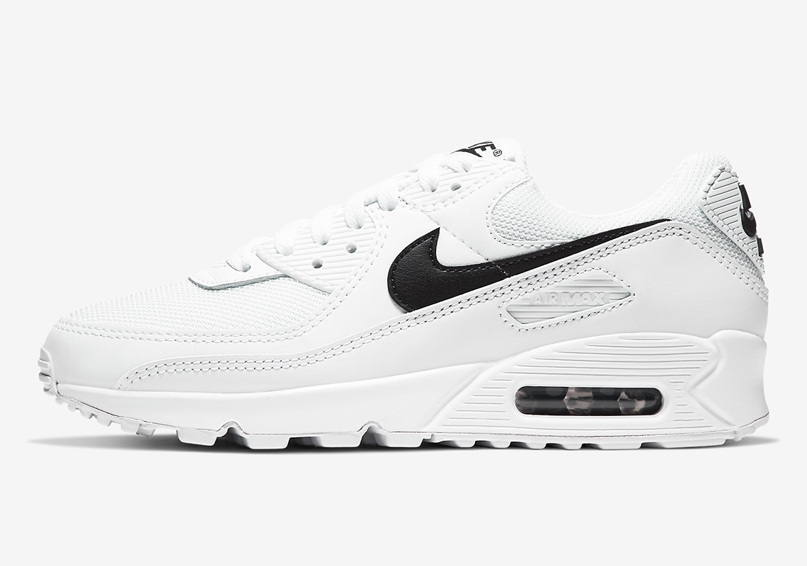 Nike Sticks To Basics With This Women's Air Max 90