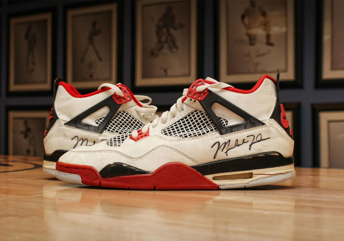 Jordan 4 Fire Red 1989 Original