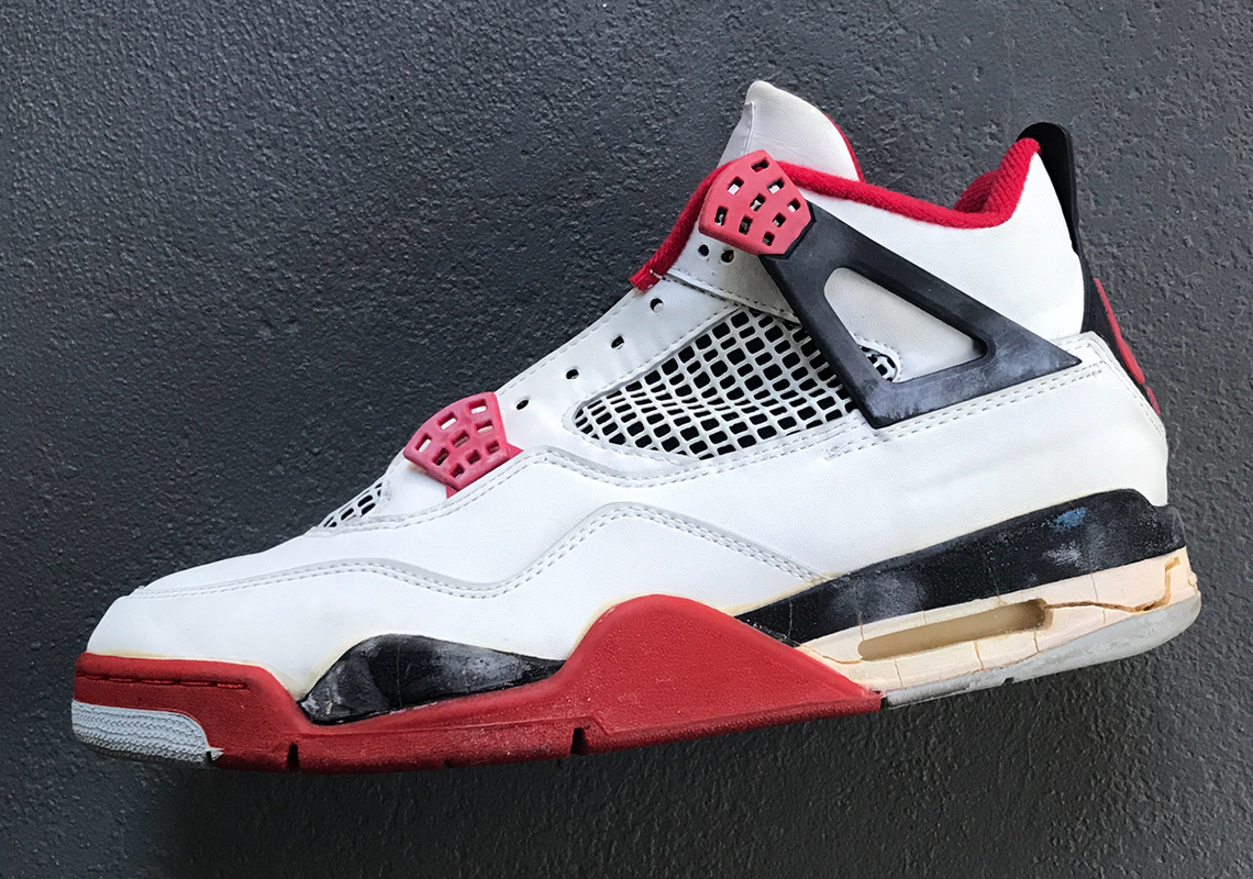 Air Jordan 4 "Fire Red" With Nike Air Releasing Black Friday 2020