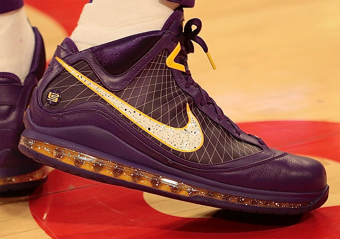 LeBron James Debuts Another Alternate Nike LeBron 7 “Lakers” PE