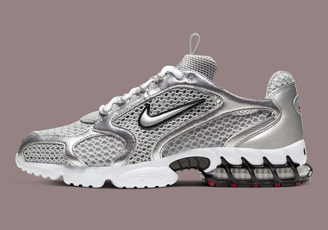 Official Look At The Nike Spiridon Caged “Metallic Silver"