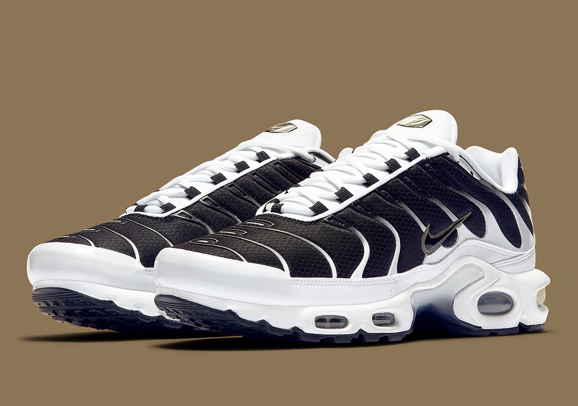 The Nike Air Max Plus Inverses The Classic Black And White