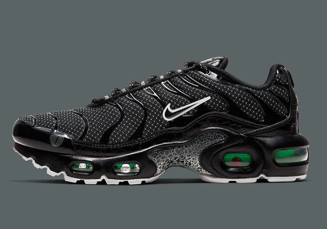 Nike Air Max Plus Cv2392 001 1