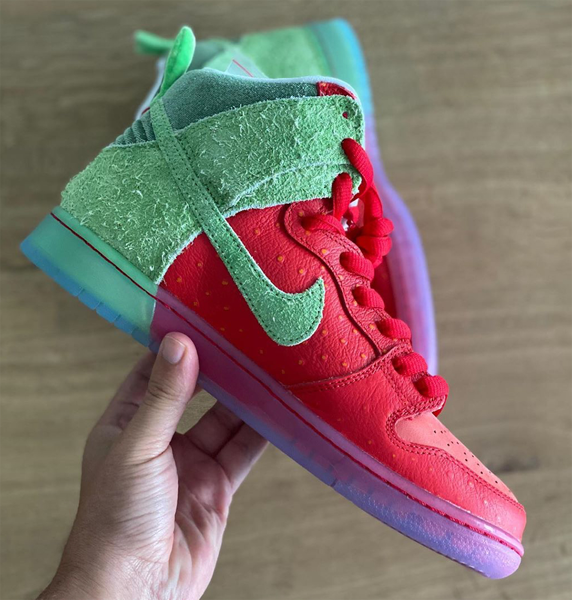 Strawberry Cough Nike Sb Dunk High 1