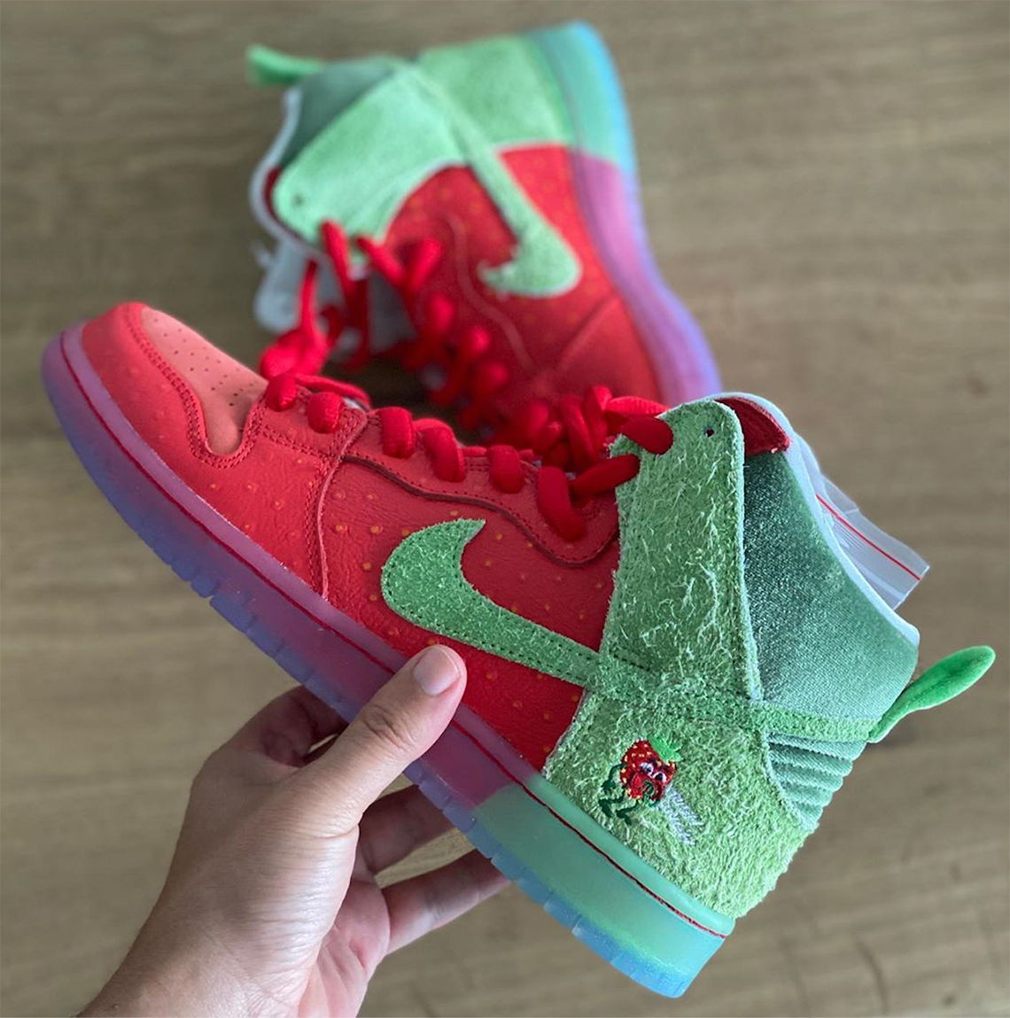 Strawberry Cough Nike Sb Dunk High 3