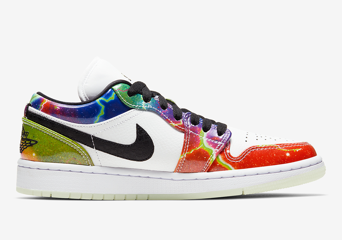 Air Jordan 1 Low Galaxy Wmns Cw7310 909 2