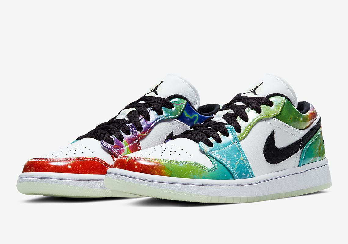 Air Jordan 1 Low Galaxy Wmns Cw7310 909 4