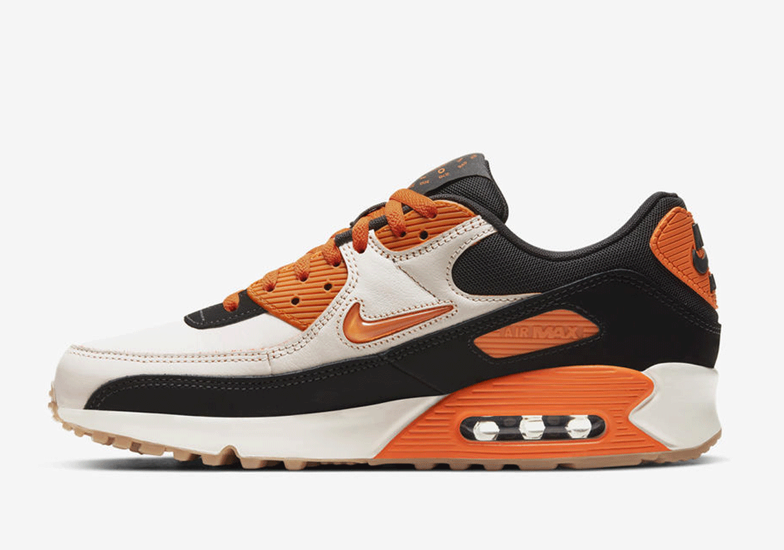 Nike Air Max 90 "Jewel" Changes Color After Wear