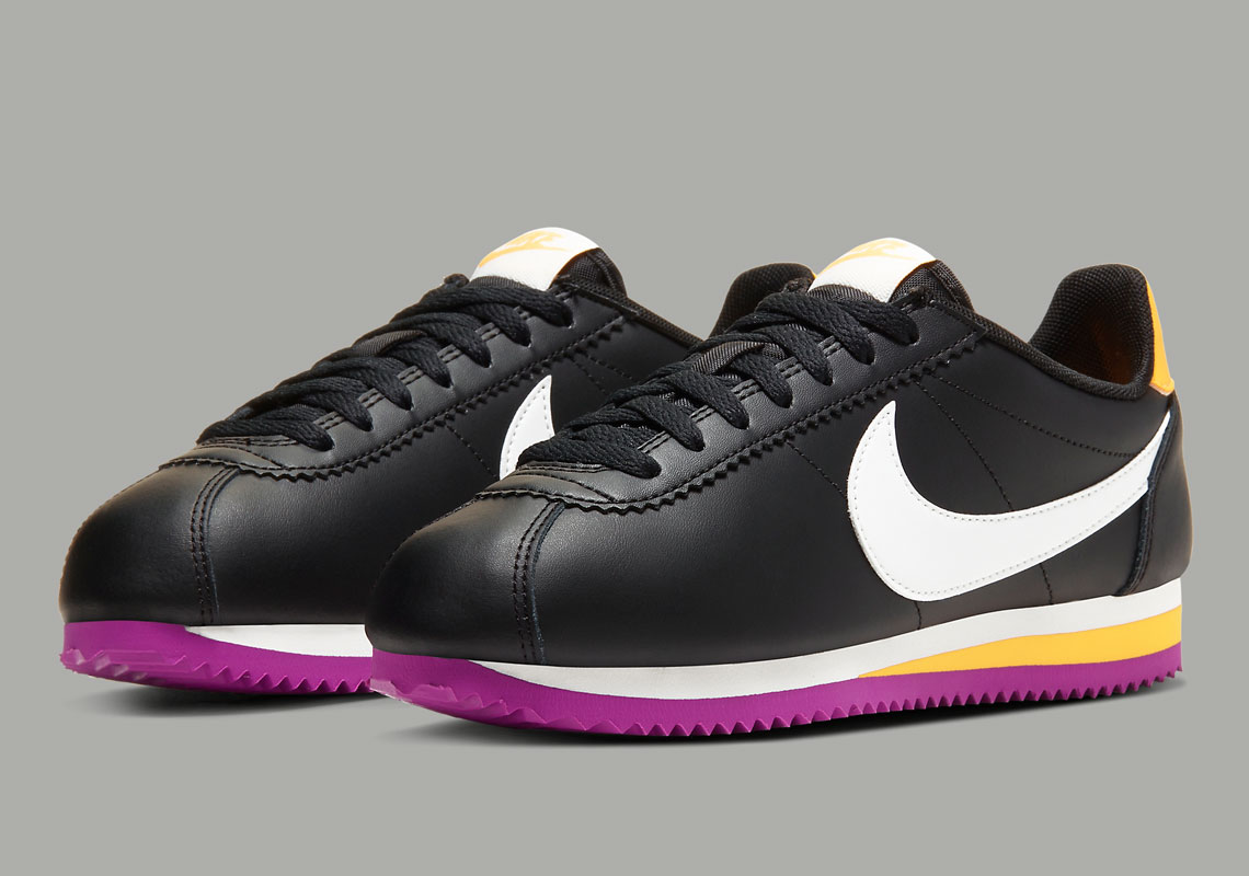 Nike Cortez W 807471 022 1