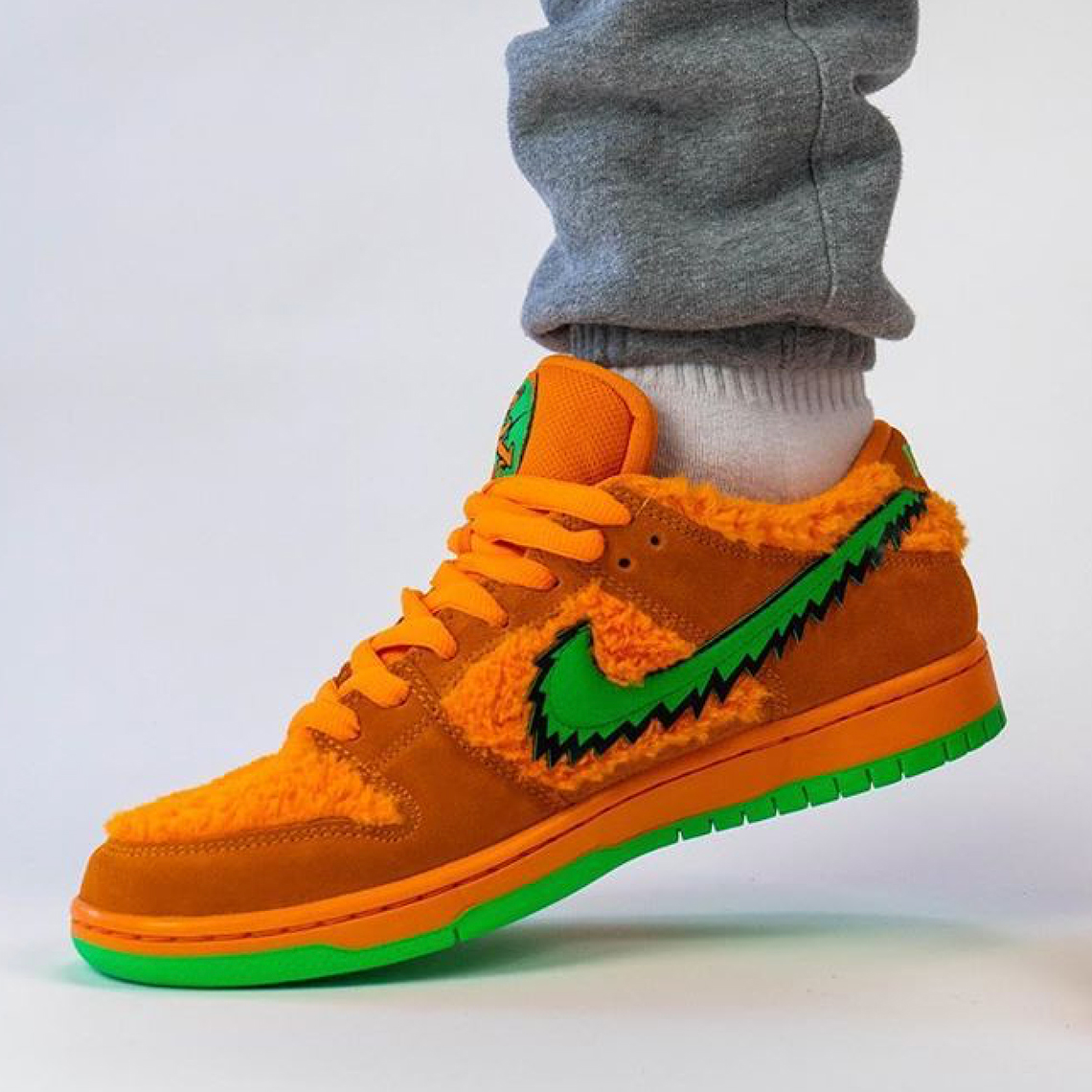 Grateful Dead Nike Sb Dunk Orange Release Info 8