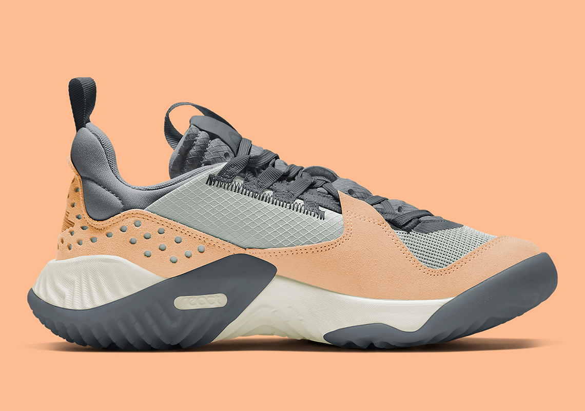 Jordan Delta Sp Grey Tan Ct1003 002 1