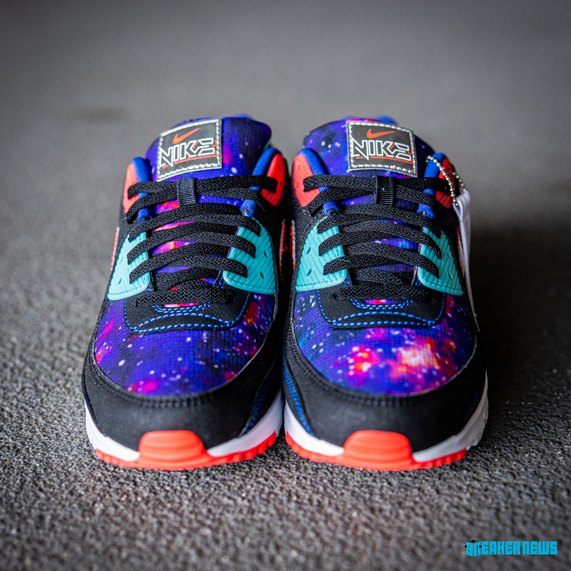 Nike Air Max 90 Foot Locker Galaxy 3