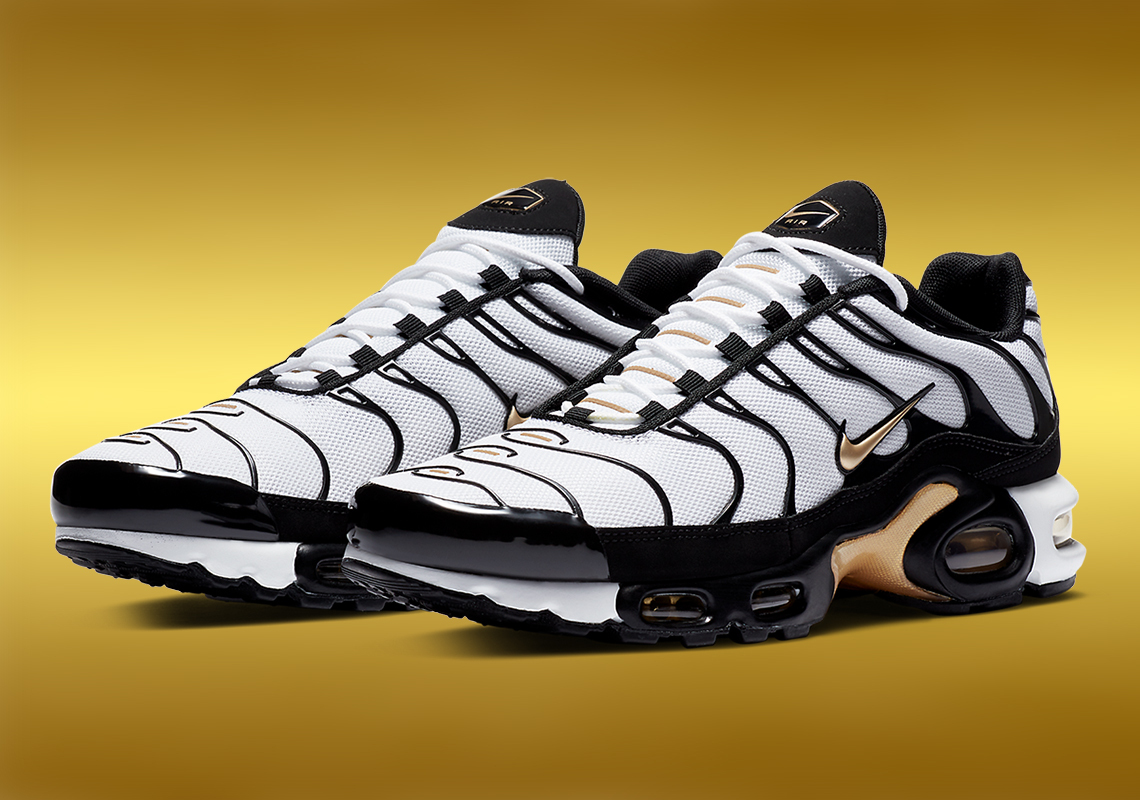 The Nike Air Max Plus Boasts A "DMP" Style Colorway