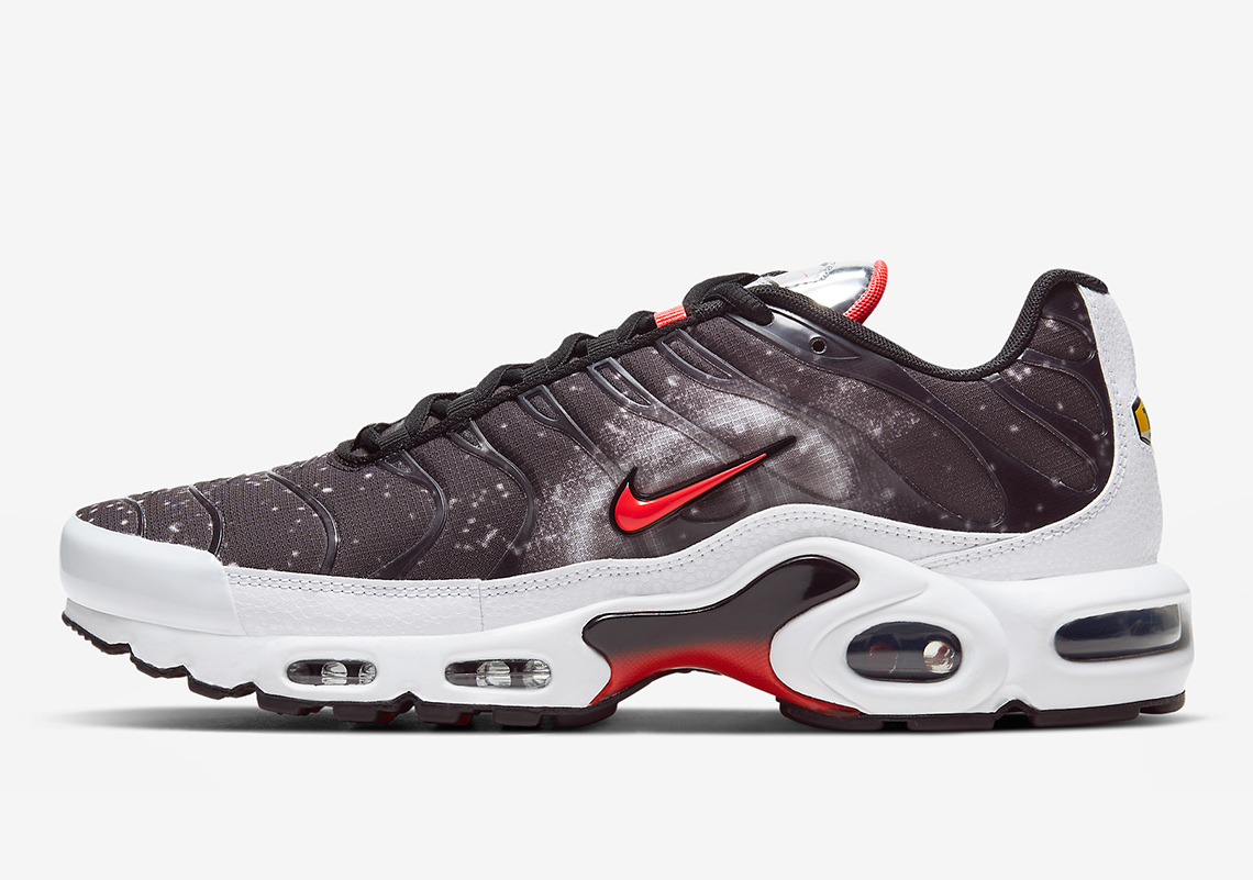 Official Images Of The Nike Air Max Plus "Supernova"