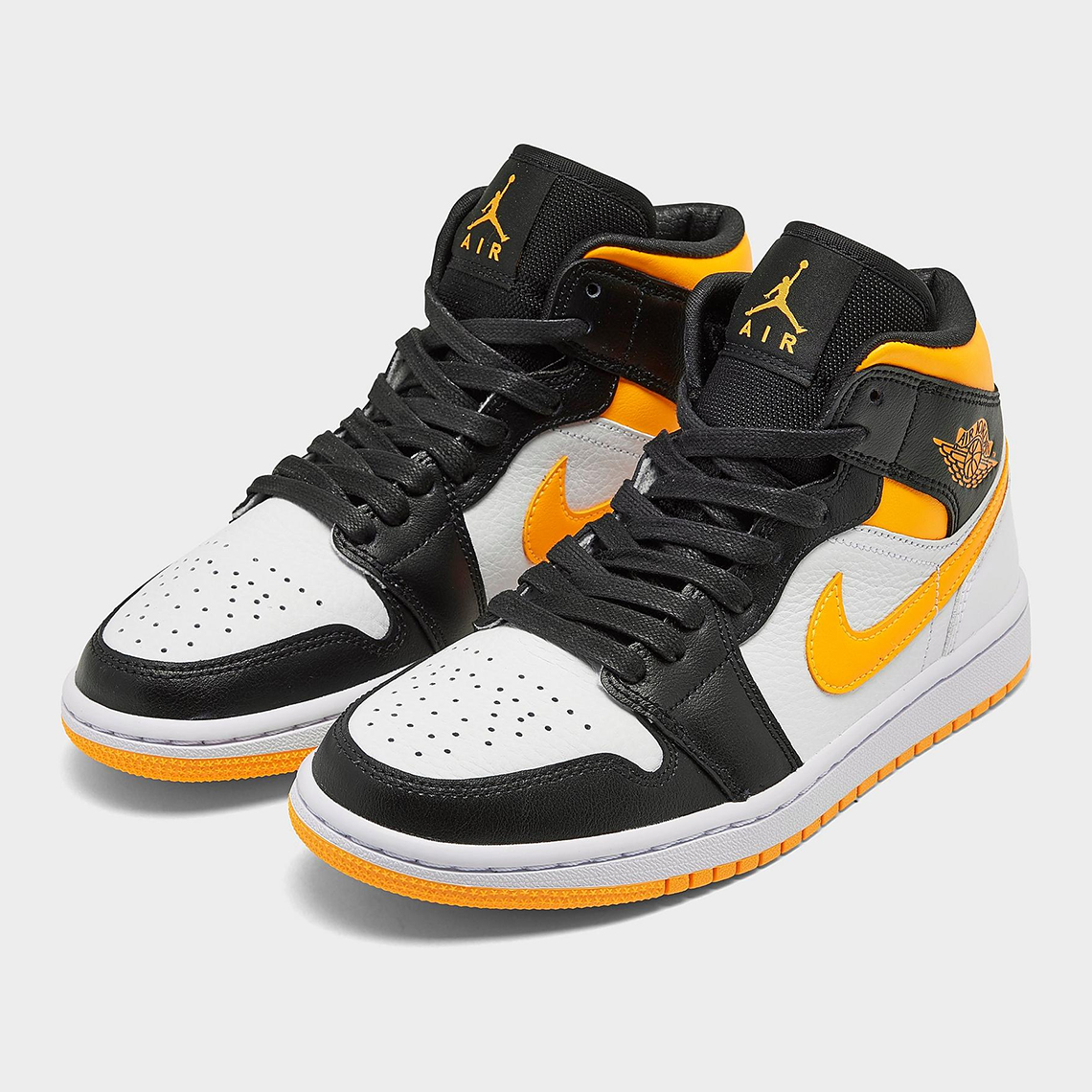 Air Jordan 1 Mid Cv5276 107 2