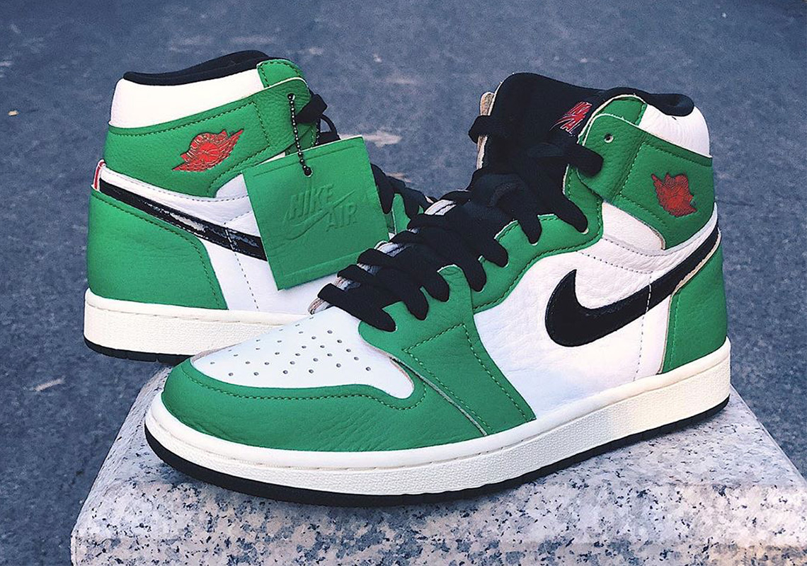 First Look At The Air Jordan 1 Retro High OG WMNS "Lucky Green"