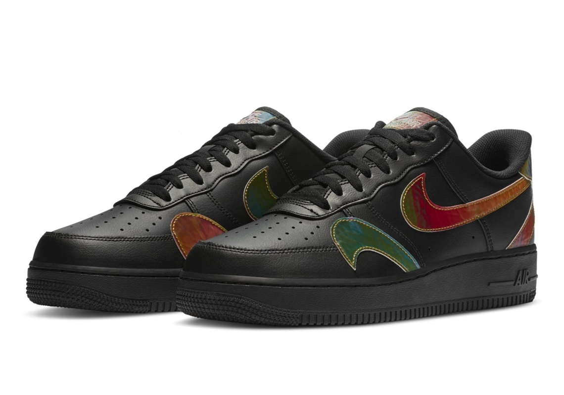 Nike Continues Its Experimental DIY Looks With The Air Force 1