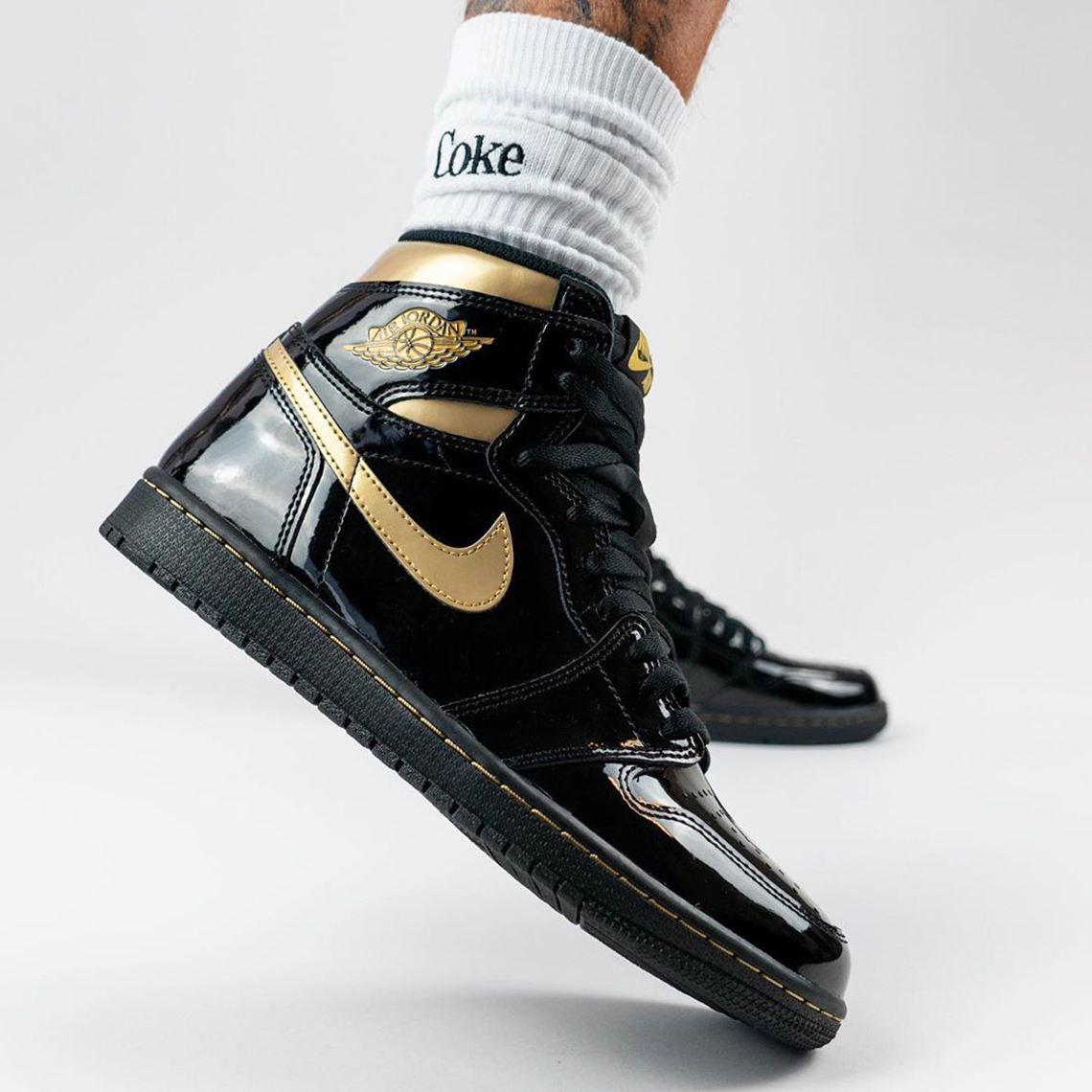 Air Jordan 1 High 555088 032 8