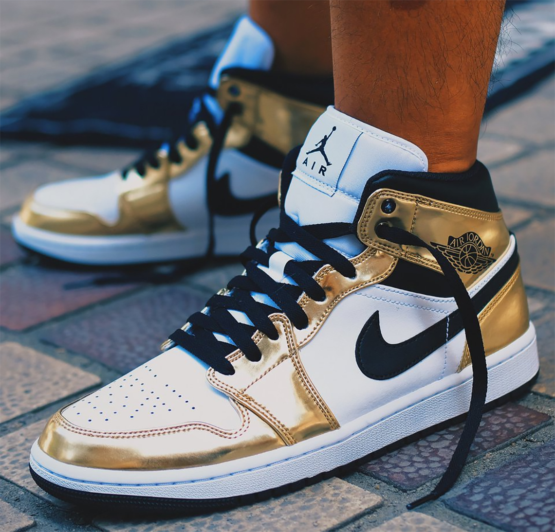 Air Jordan 1 Mid Metallic Gold Dc1419 700 2 1