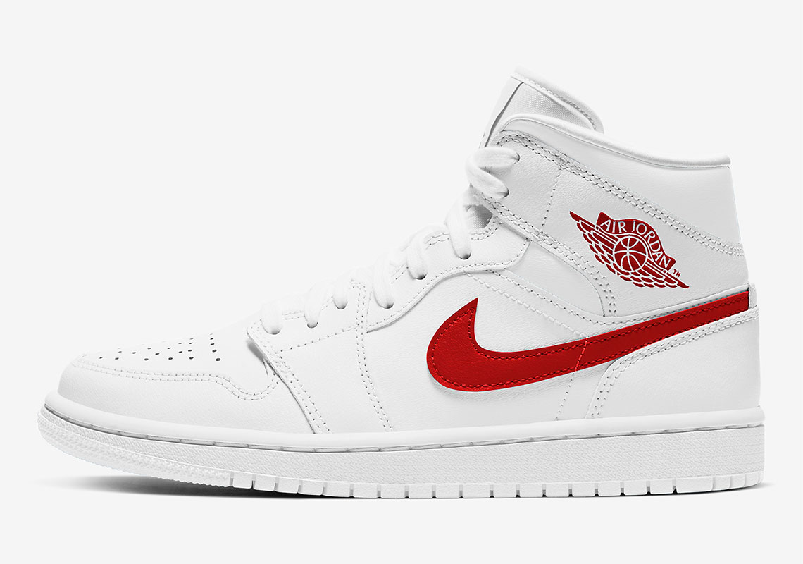 Air Jordan 1 Mid For Women Resets To Classic Bulls Colors