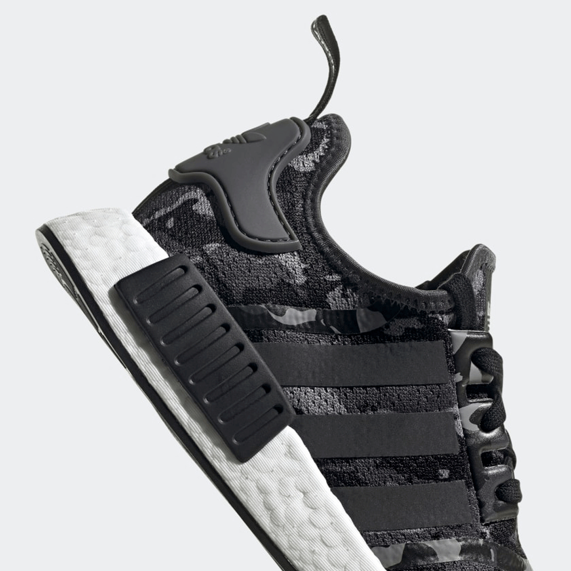 Adidas Nmd R1 Fz0077 2