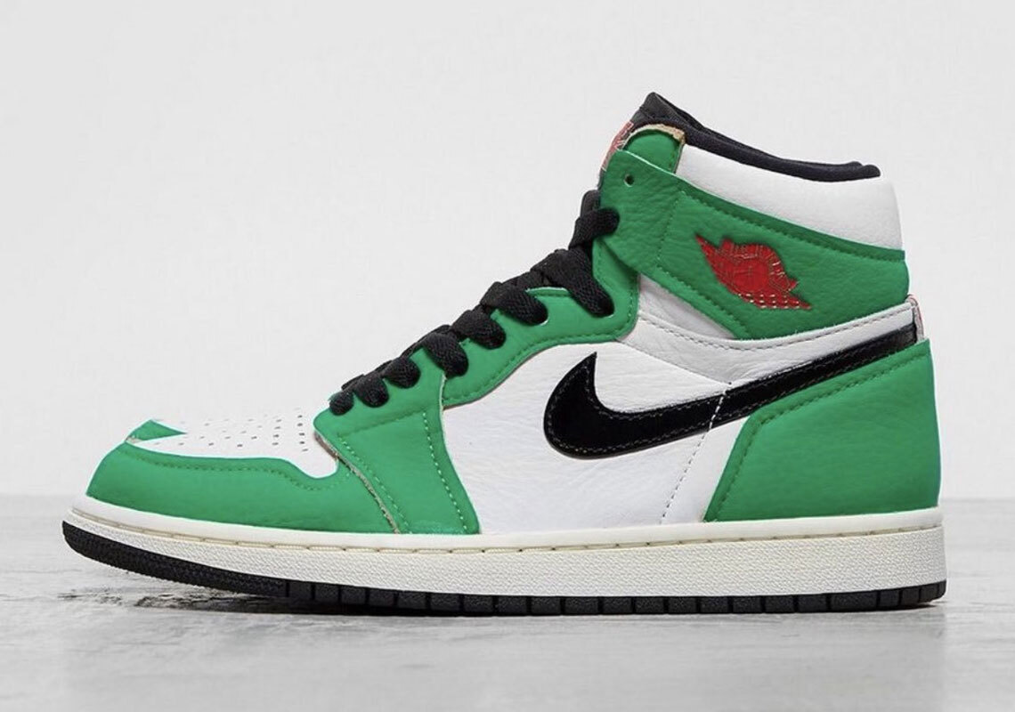 Detailed Look At The Women's Air Jordan 1 Retro High OG "Lucky Green"