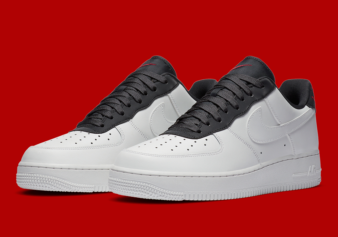 Nike Air Force 1 Low Features Matching Tongue-And-Collar Color-Blocking