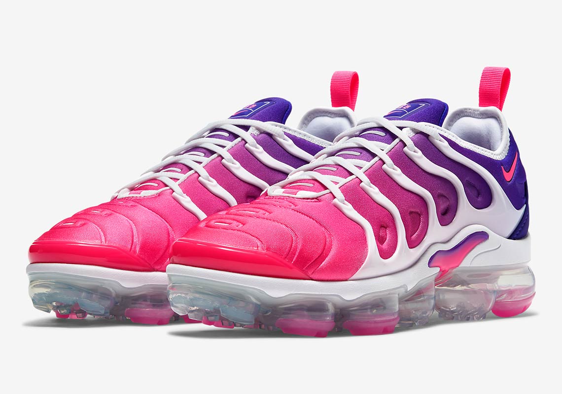 The Nike Vapormax Plus Gets A Hot Pink To Purple Gradient