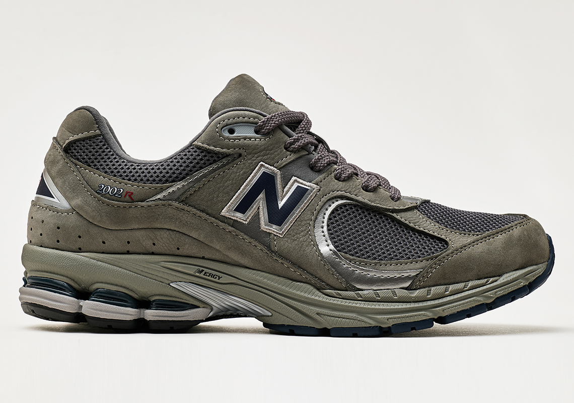 Streething New Balance 2002r Grey 4