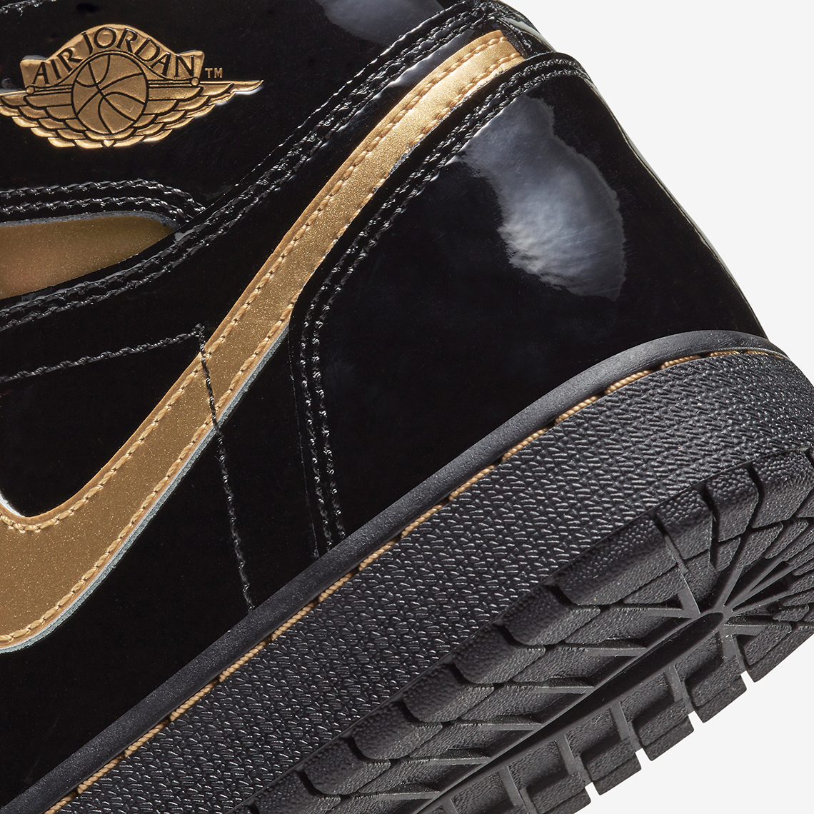 Air Jordan 1 Black Metallic Gold 575441 032 4