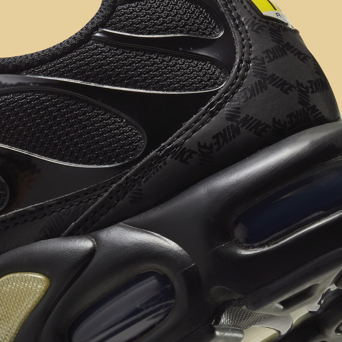 Nike Air Max Plus Black Gold Dc4118 001 1