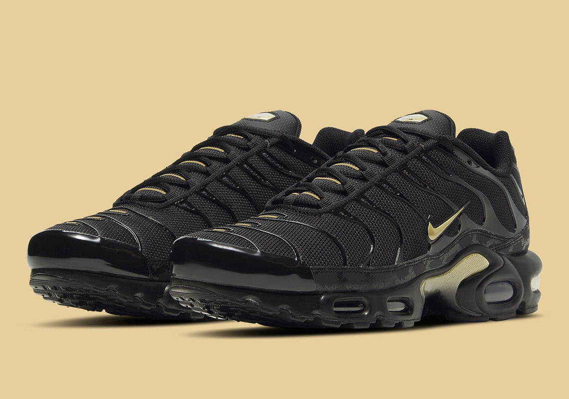 The Nike Air Max Plus Gets A Regal Black And Gold Mix