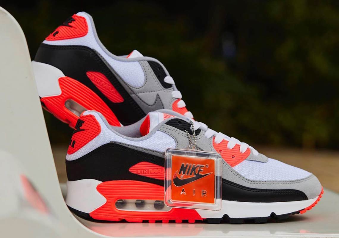 Nike Air Max Iii Infrared Ct1685 100 Release Info 1