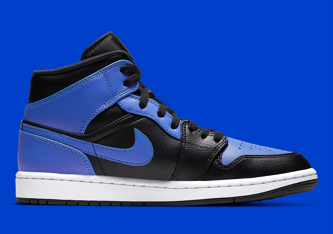 Air Jordan 1 Mid Black Hyper Royal 554724 077 3