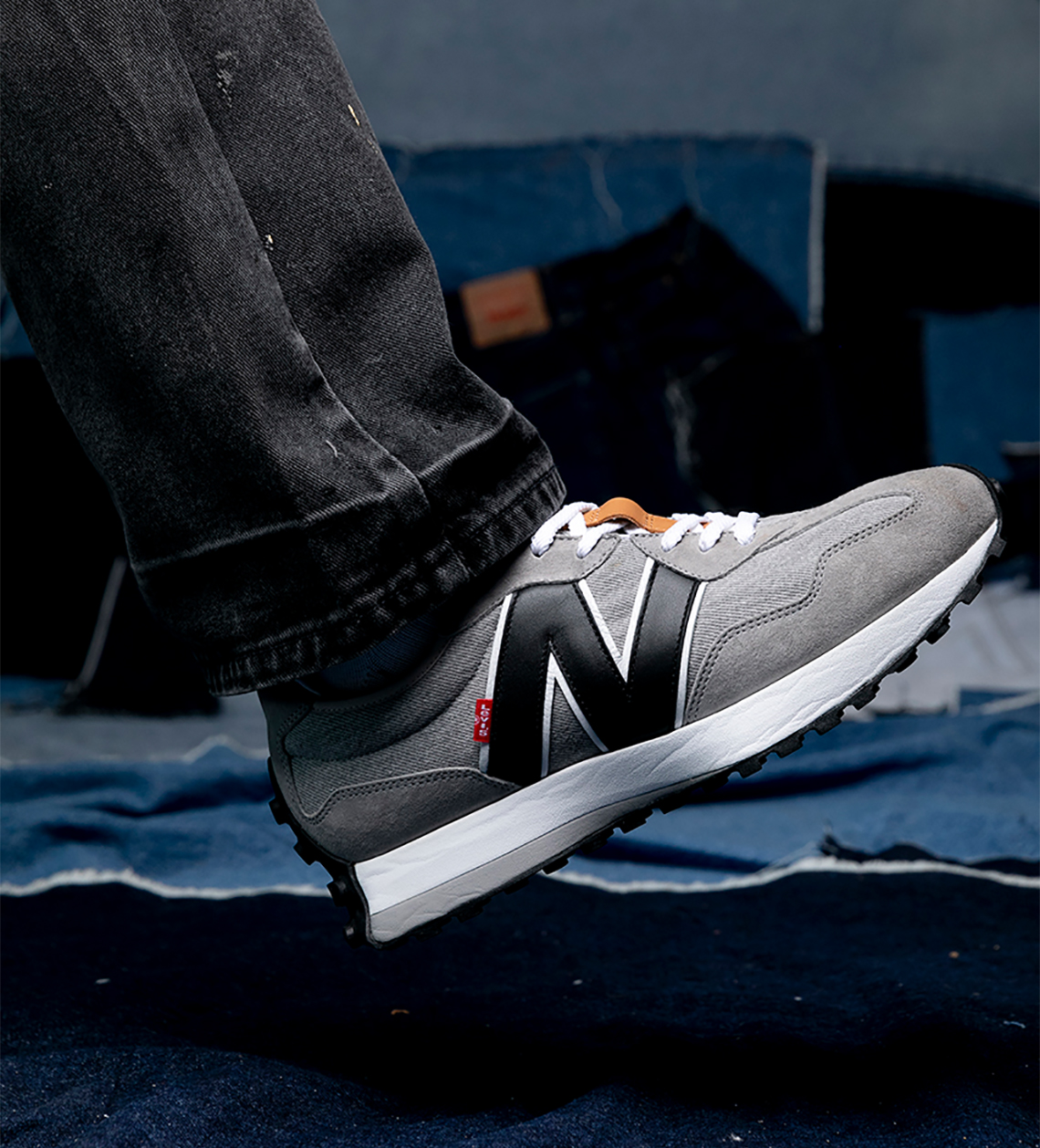 Levis New Balance 327 8