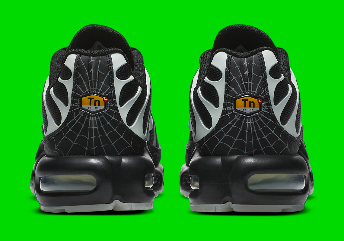 Nike Air Max Plus Halloween Dd4004 001 16