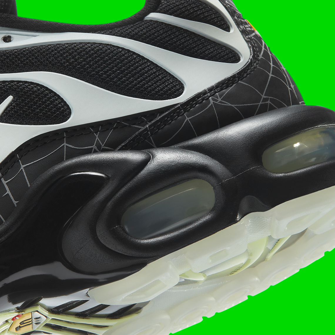 Nike Air Max Plus Halloween Dd4004 001 4