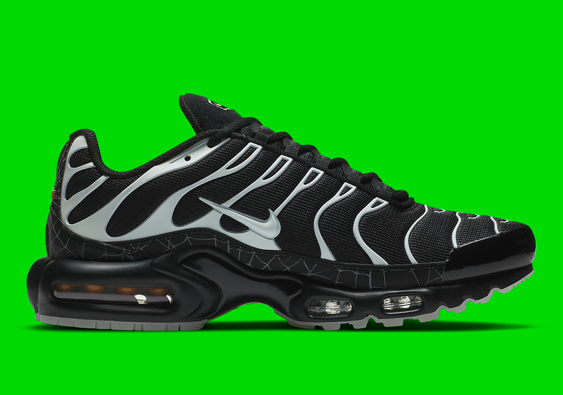 Nike Air Max Plus Halloween Dd4004 001 7