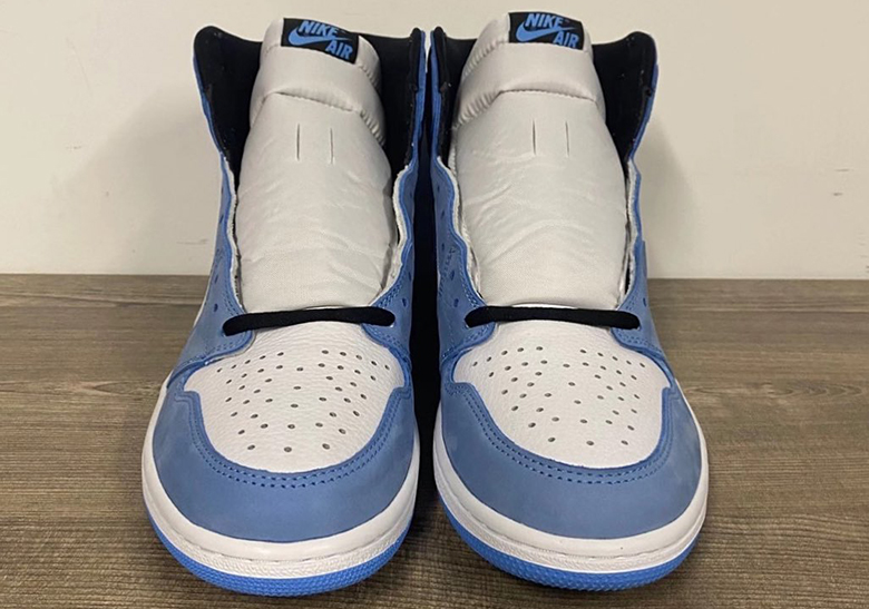 Air Jordan 1 University Blue Photos 2